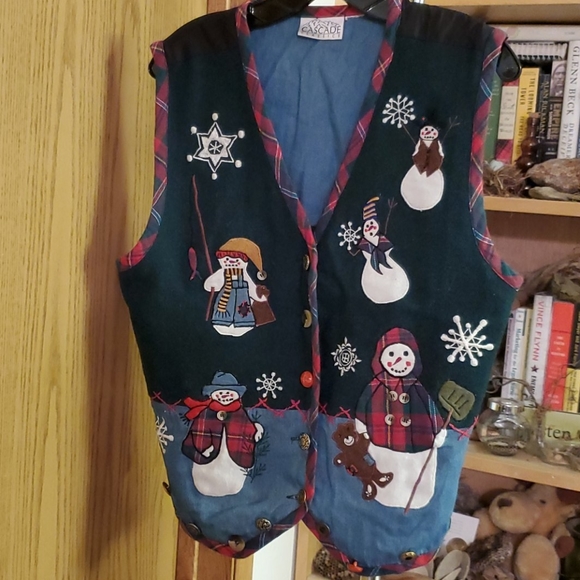 Fanciful Flurries on a Fun Cascade Vest - Picture 1 of 5